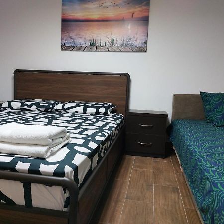Herta Apartment Berat Esterno foto