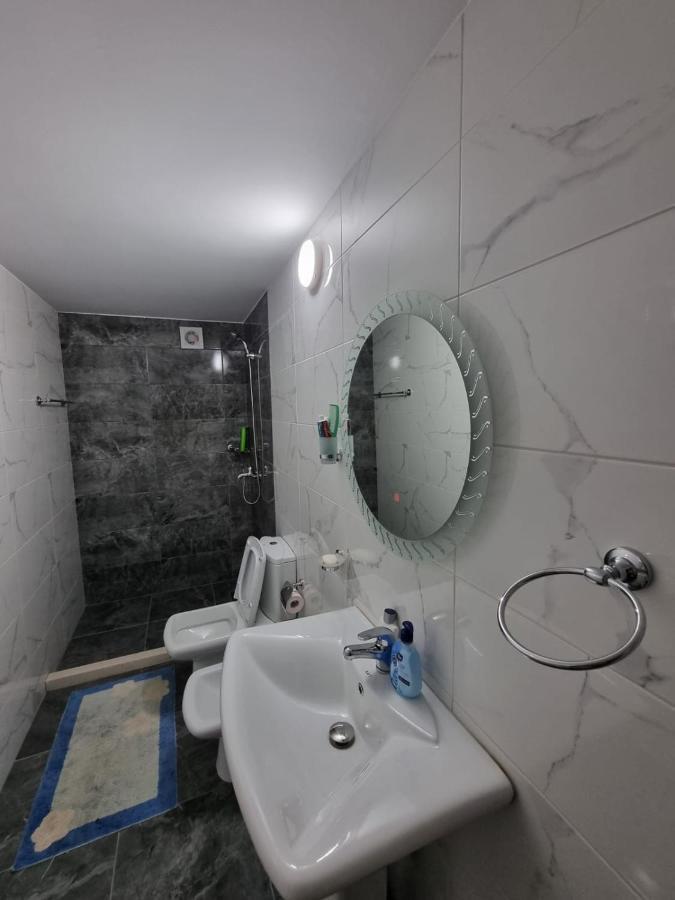 Herta Apartment Berat Esterno foto
