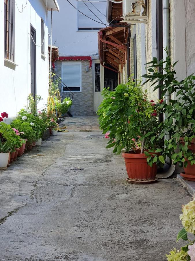 Herta Apartment Berat Esterno foto