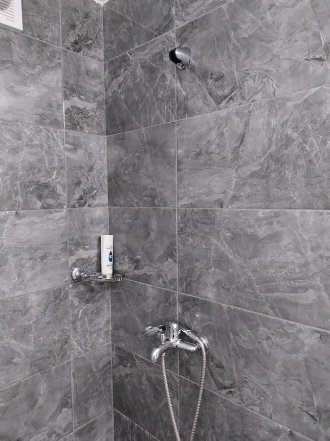 Herta Apartment Berat Esterno foto