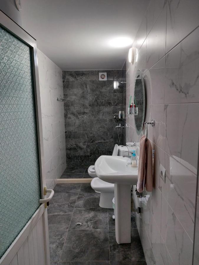 Herta Apartment Berat Esterno foto