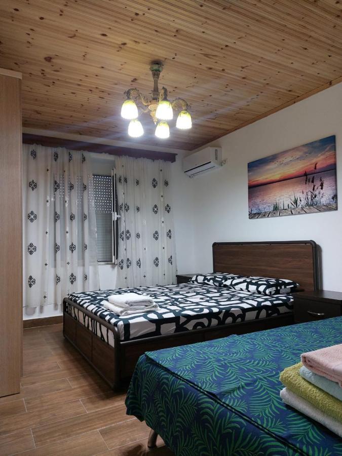 Herta Apartment Berat Esterno foto