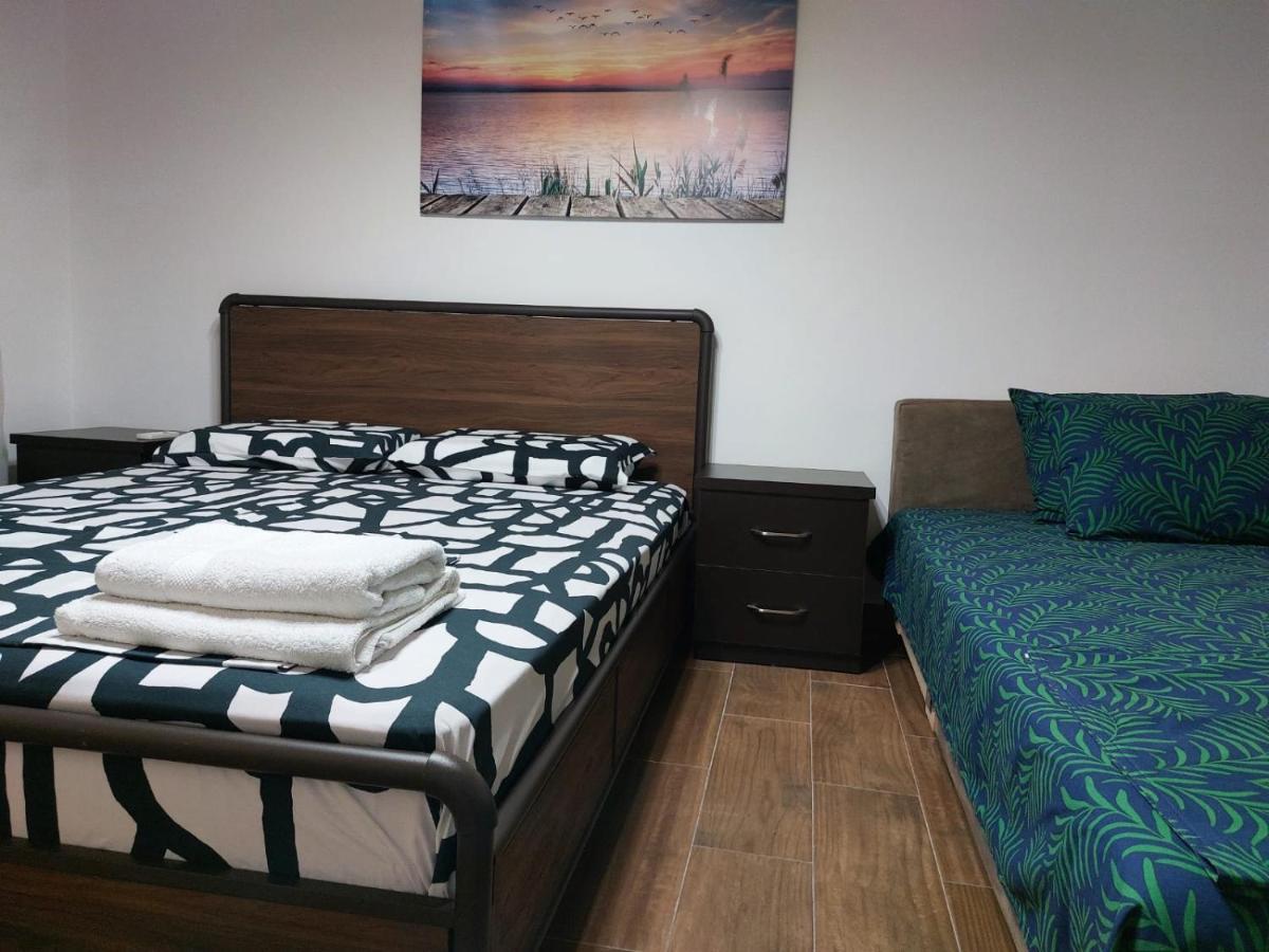 Herta Apartment Berat Esterno foto